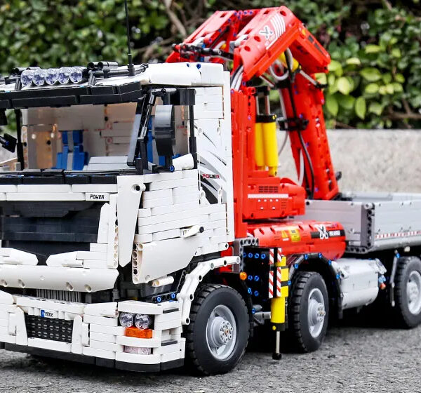 MouldKing LKW mit Kran 19002
